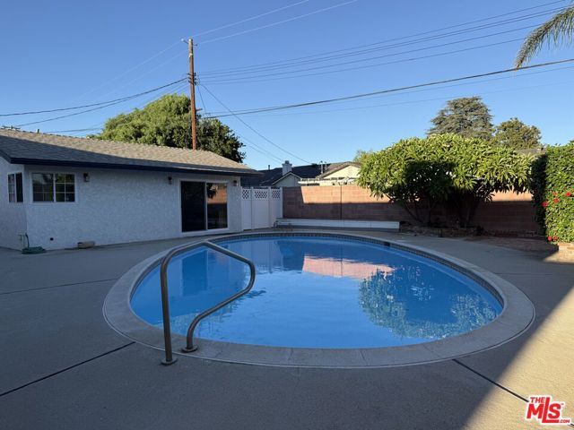 8938 Monogram Avenue, Los Angeles, CA 91343