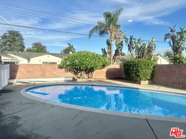 8938 Monogram Avenue, Los Angeles, CA 91343