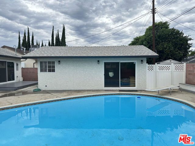 8938 Monogram Avenue, Los Angeles, CA 91343