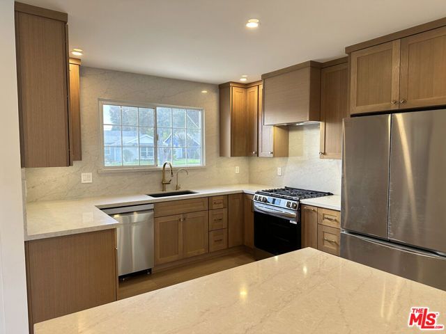 8938 Monogram Avenue, Los Angeles, CA 91343