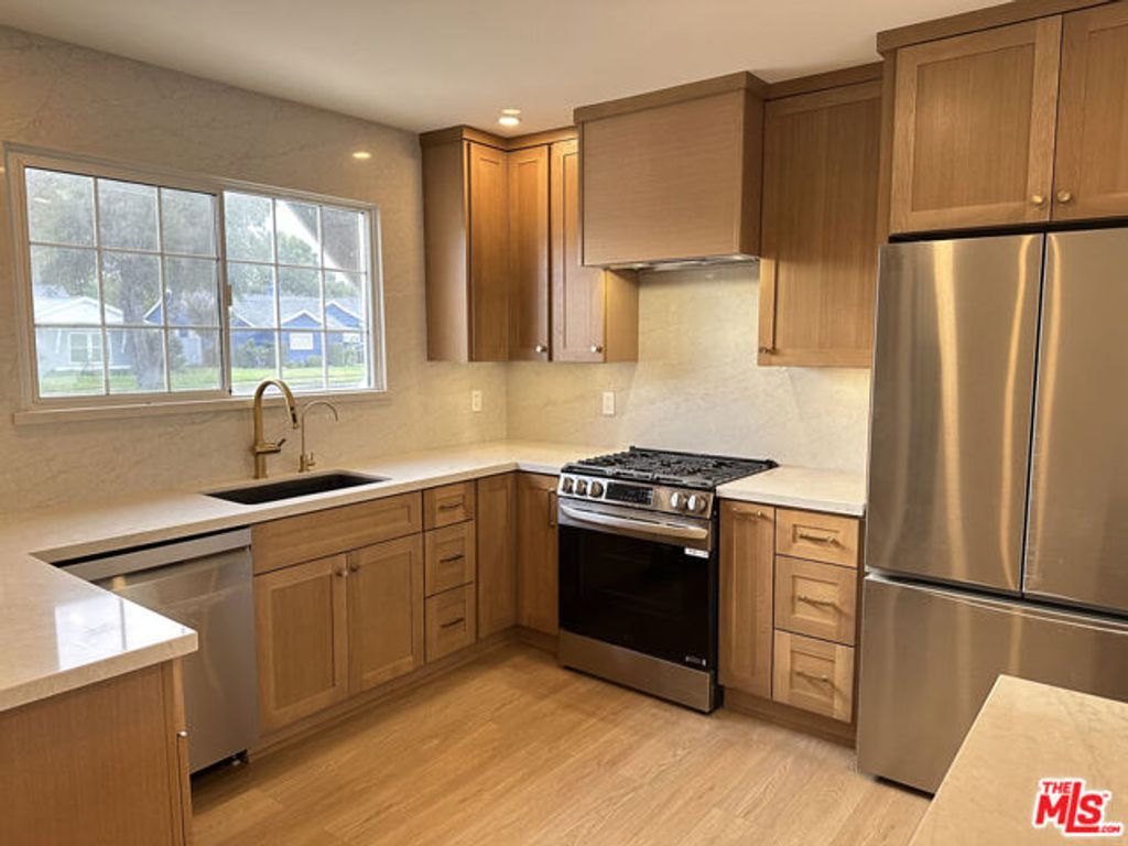 8938 Monogram Avenue, Los Angeles, CA 91343