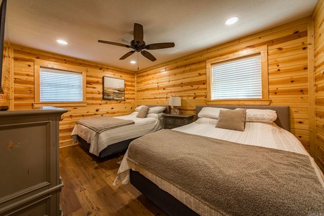 75 Stark Avenue, Greers Ferry, AR 72067