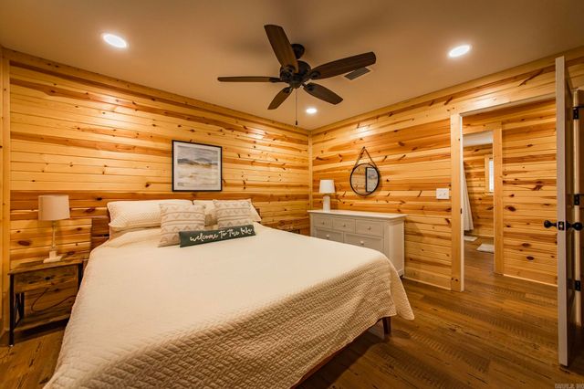 75 Stark Avenue, Greers Ferry, AR 72067