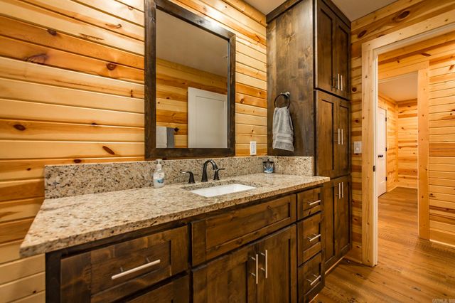 75 Stark Avenue, Greers Ferry, AR 72067