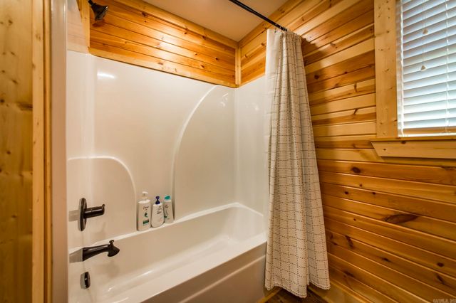 75 Stark Avenue, Greers Ferry, AR 72067