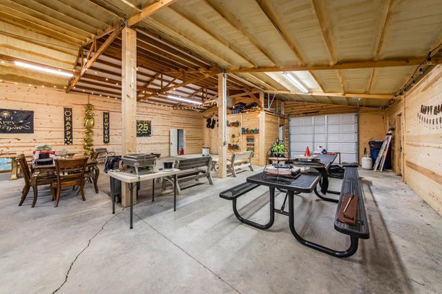 75 Stark Avenue, Greers Ferry, AR 72067