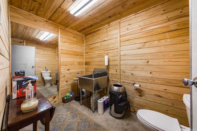 75 Stark Avenue, Greers Ferry, AR 72067