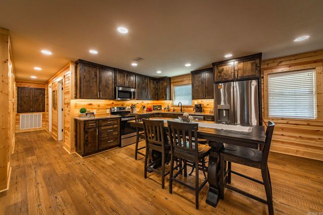 75 Stark Avenue, Greers Ferry, AR 72067