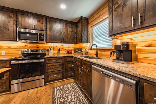 75 Stark Avenue, Greers Ferry, AR 72067