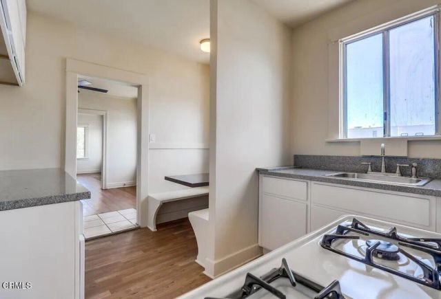 833 Ridgewood, Los Angeles, CA 90038