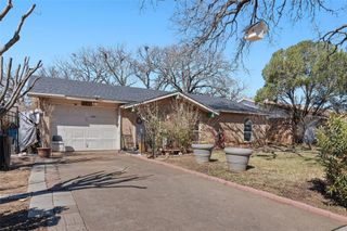 1144 Woodmere Drive, Lewisville, TX 75067