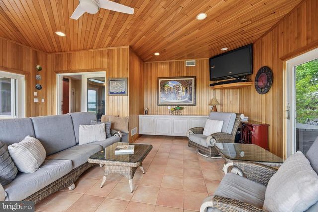 2832 COX NECK RD, Chester, MD 21619