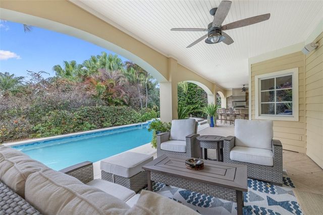 681 N Tomahawk Trail, Vero Beach, FL 32963