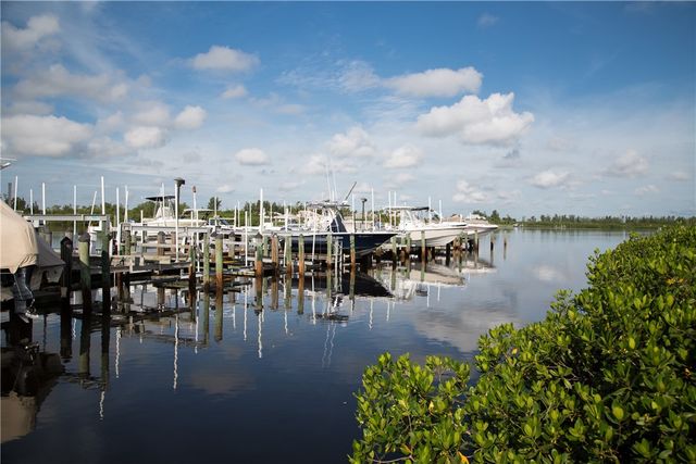 681 N Tomahawk Trail, Vero Beach, FL 32963