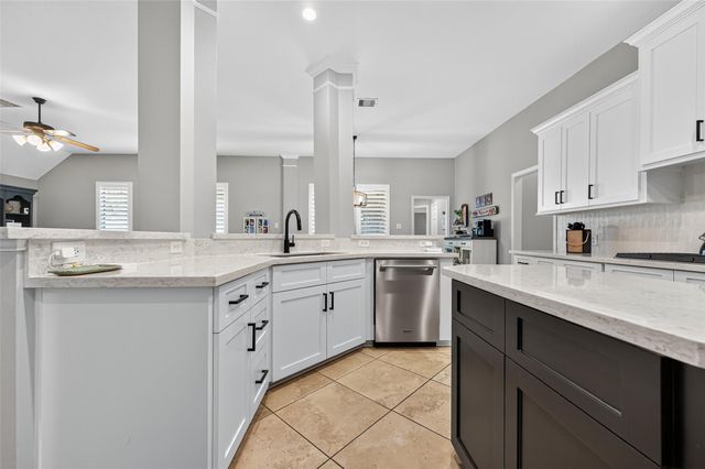 15922 Clipper Pointe Drive, Cypress, TX 77429