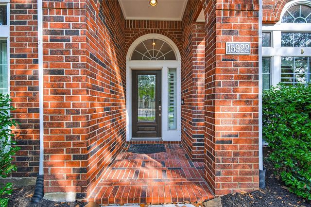 15922 Clipper Pointe Drive, Cypress, TX 77429