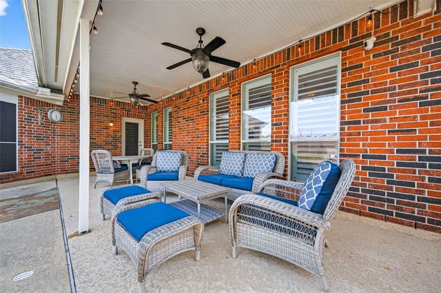 15922 Clipper Pointe Drive, Cypress, TX 77429