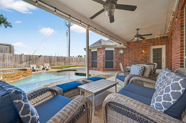 15922 Clipper Pointe Drive, Cypress, TX 77429