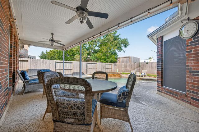 15922 Clipper Pointe Drive, Cypress, TX 77429