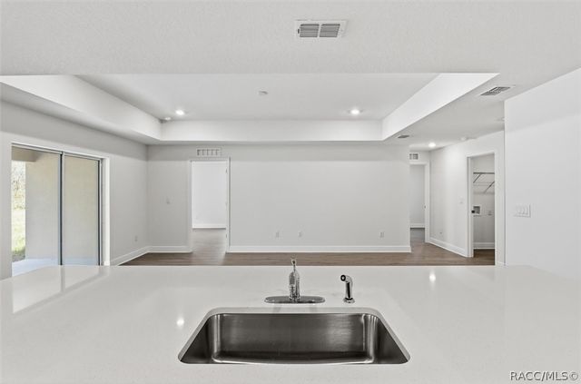 9228 N Athens Drive, Dunnellon, FL 34433