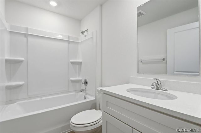 9228 N Athens Drive, Dunnellon, FL 34433