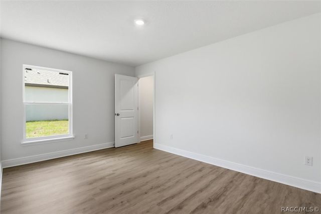 9228 N Athens Drive, Dunnellon, FL 34433