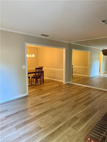 3131 Burke Mill Court, Winston-salem, NC 27103