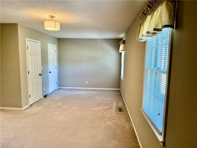 3131 Burke Mill Court, Winston-salem, NC 27103