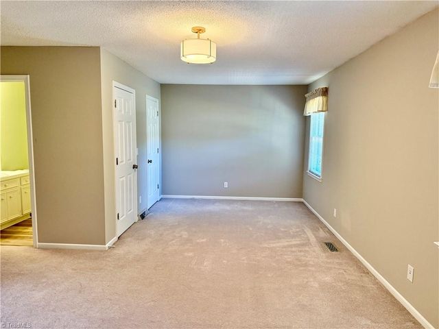 3131 Burke Mill Court, Winston-salem, NC 27103
