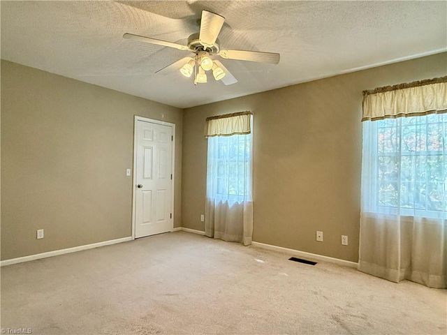 3131 Burke Mill Court, Winston-salem, NC 27103