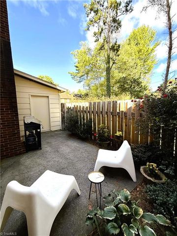 3131 Burke Mill Court, Winston-salem, NC 27103