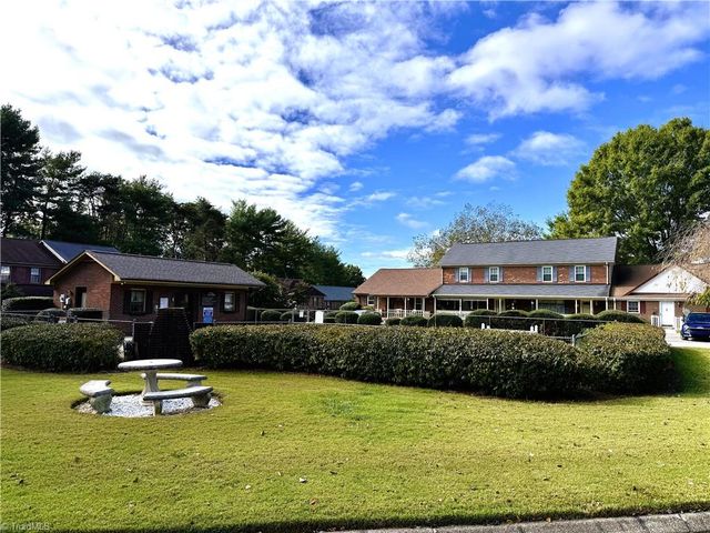 3131 Burke Mill Court, Winston-salem, NC 27103