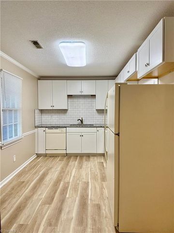 3131 Burke Mill Court, Winston-salem, NC 27103