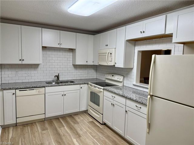 3131 Burke Mill Court, Winston-salem, NC 27103