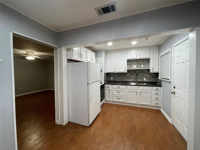 2617 Oleander Dr, Pasadena, TX 77503