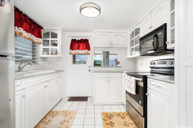 47-271 Miomio Loop, Kaneohe, HI 96744