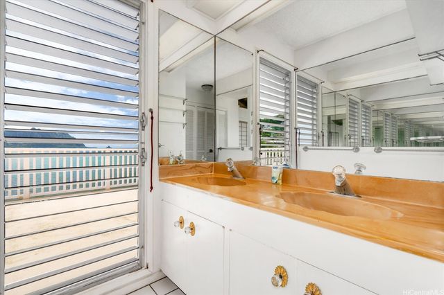 47-271 Miomio Loop, Kaneohe, HI 96744