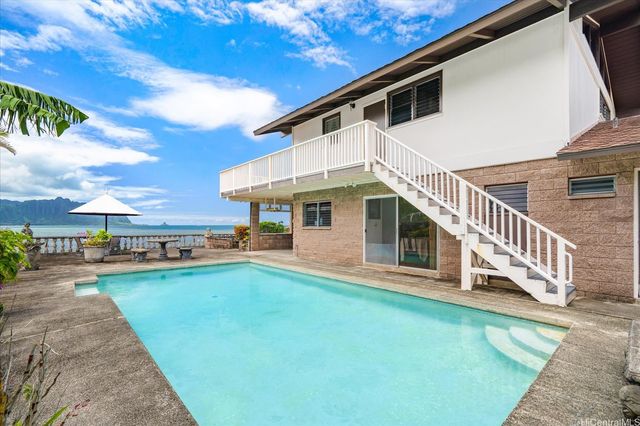 47-271 Miomio Loop, Kaneohe, HI 96744