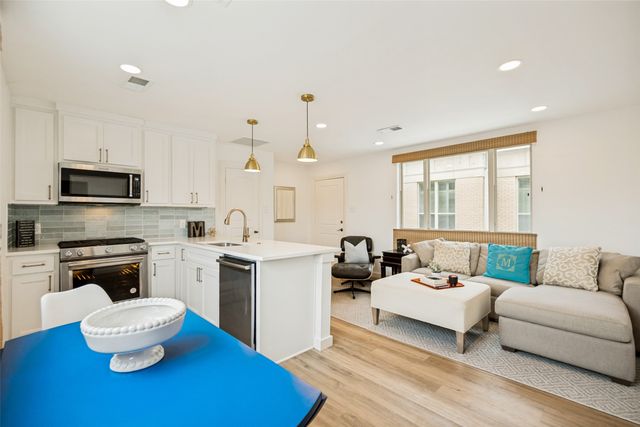 6126 Averill Way 211W, Dallas, TX 75225
