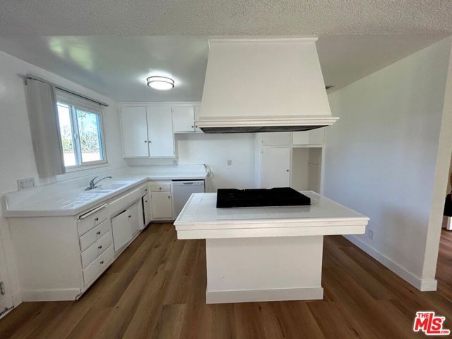 22739 Marlin Place, West Hills (los Angeles), CA 91307