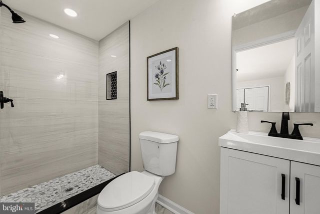 3718 4TH AVE, Edgewater, MD 21037