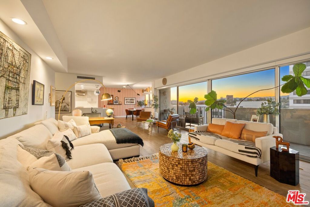 Image 1 of property listing at 10450 Wilshire Boulevard 7E, Los Angeles, CA 90024