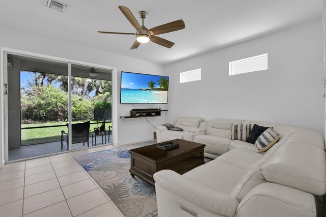 5801 SE Crooked Oak Avenue, Hobe Sound, FL 33455