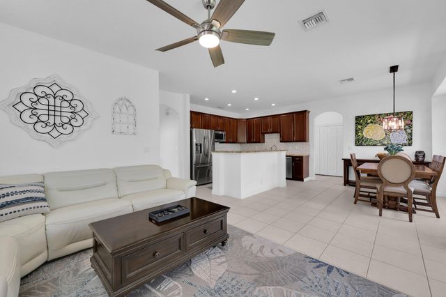 5801 SE Crooked Oak Avenue, Hobe Sound, FL 33455