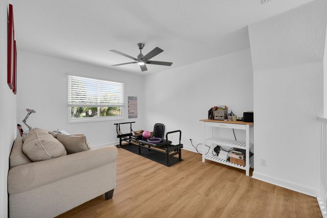 5801 SE Crooked Oak Avenue, Hobe Sound, FL 33455