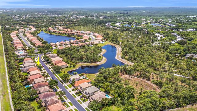 5801 SE Crooked Oak Avenue, Hobe Sound, FL 33455
