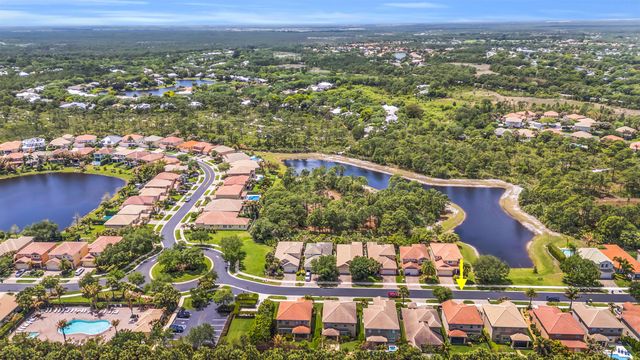 5801 SE Crooked Oak Avenue, Hobe Sound, FL 33455