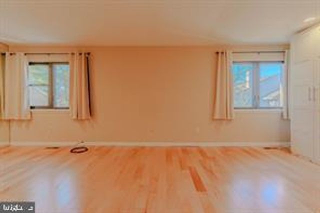 56 VIBURNUM LN, Mount Laurel, NJ 08054