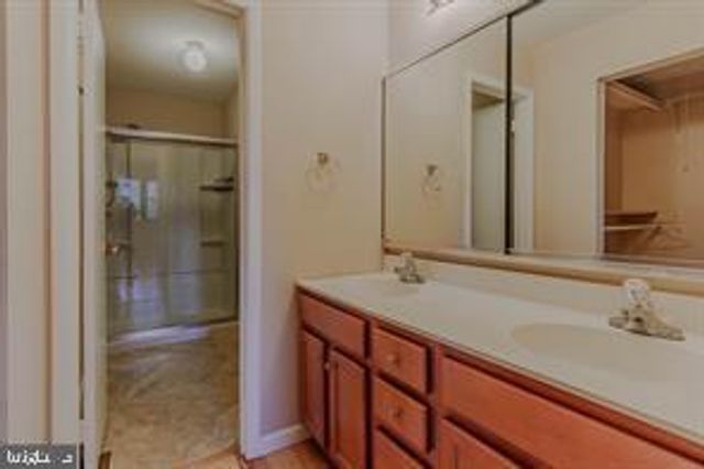 56 VIBURNUM LN, Mount Laurel, NJ 08054