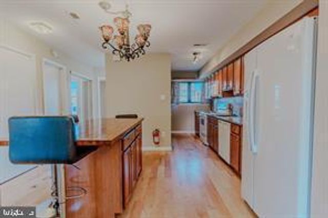 56 VIBURNUM LN, Mount Laurel, NJ 08054